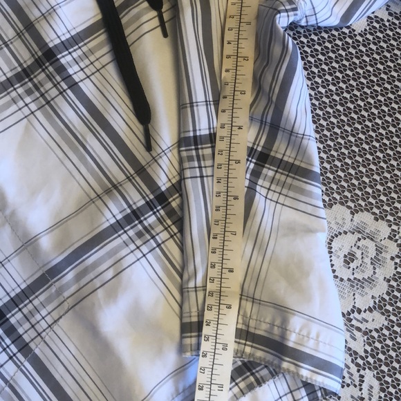 Old Navy NWT Lg Board Shorts velcro fly Net lining ❤️for lower price & shipping - Picture 6 of 8